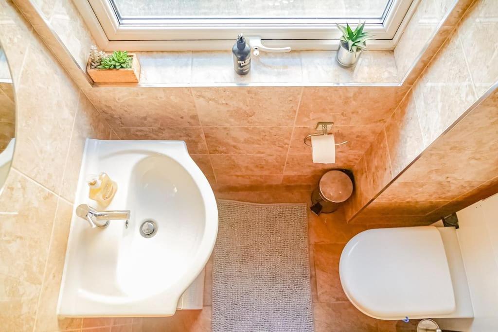 Charming City Centre Apartment Кардиф Екстериор снимка
